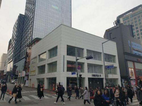 지난 16일 오후 서울 서교동 인근 홍대 전(前) 포에버21 매장 전경