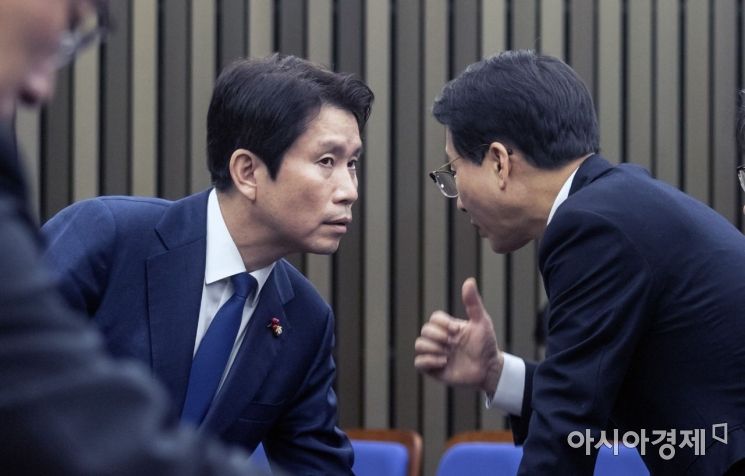 [포토] 이야기 나누는 이인영·이원욱