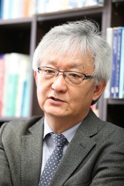 강인수 숙명여대 경제학부 교수.
