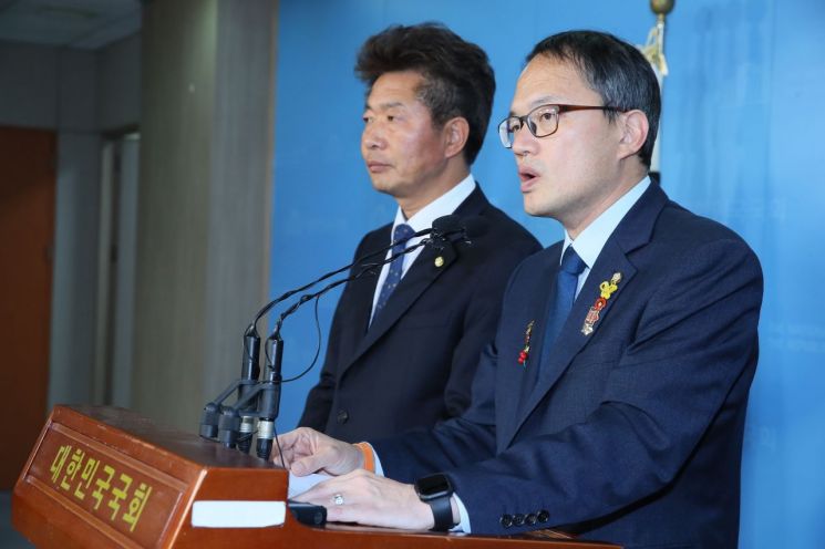 박주민 "범죄정보 공수처 통보는 수사혼란 방지…검찰 통제? 100만원 드리겠다"