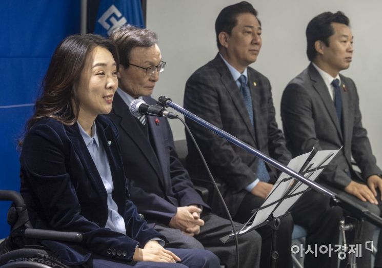 [포토] 민주당, 첫 영입인재 최혜영 교수