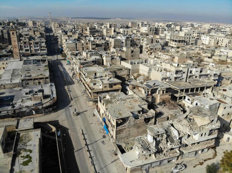 22일(현지시간) 시리아 이들립 주 마아라트 알누만 지역의 모습. 시리아 정부군의 총공세에 이들립 지역 40여곳의 마을이 점령됐으며 21만명이 넘는 피난민이 발생했다. [이미지출처=연합뉴스]