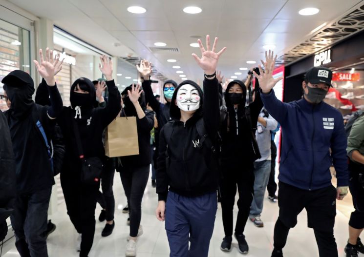 홍콩 시위 여파로 4분기도 마이너스 성장…'관광객 반토막'