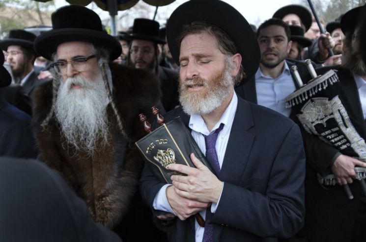 美 뉴욕서 유대인 최대명절 하누카에 칼부림 테러…2명 중태 
