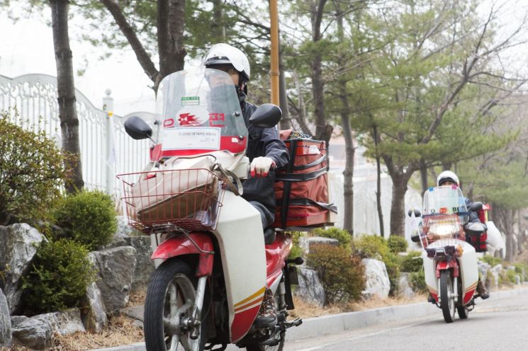 16번째 확진자와 접촉 '광주우편집중국' 임시 폐쇄