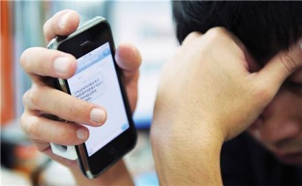 "이것은 인사인가 스팸인가" 새해 인사 '복붙 메시지' 스트레스