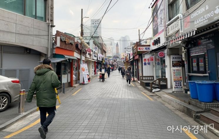[르포]"올해는 꼭 붙어서 효도할게요" 새해 잊은 노량진 학원가