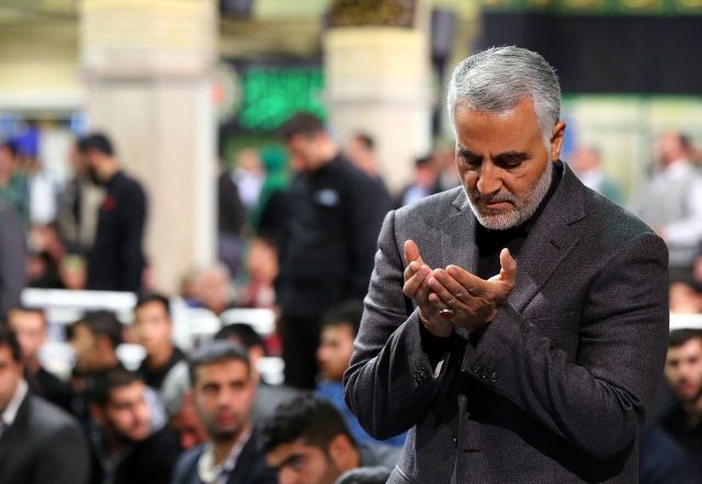 이란 모스크에 '붉은 깃발' 게양…미국 보복 임박?