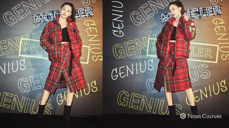 '레드벨벳' 슬기가 몽클레르 투피스(숏푸퍼패딩 + 랩스커트)를 착용했다. 사진=몽클레르
