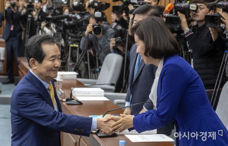 [포토] 인사 나누는 정세균·박경미