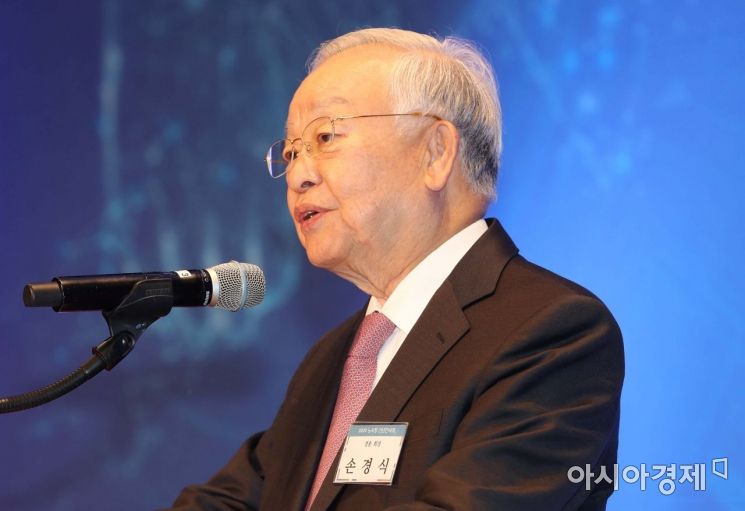 경총-전경련 통합론 꺼낸 손경식, 실제 가능성은