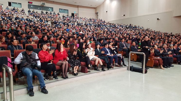 지지자들 약 5000여 명이 운집해 해오름관의 좌석을 가득 메웠다. (사진제공=황주홍 의원실)