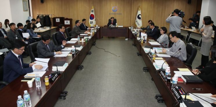 월성 2~4호기 스톱 막았다…핵연료 저장시설 '맥스터' 건설 결정  