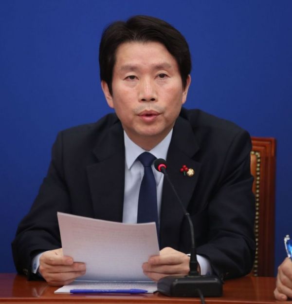이인영 "한국당 위성정당 만들면 1당 지위 잃는 최악 시나리오"