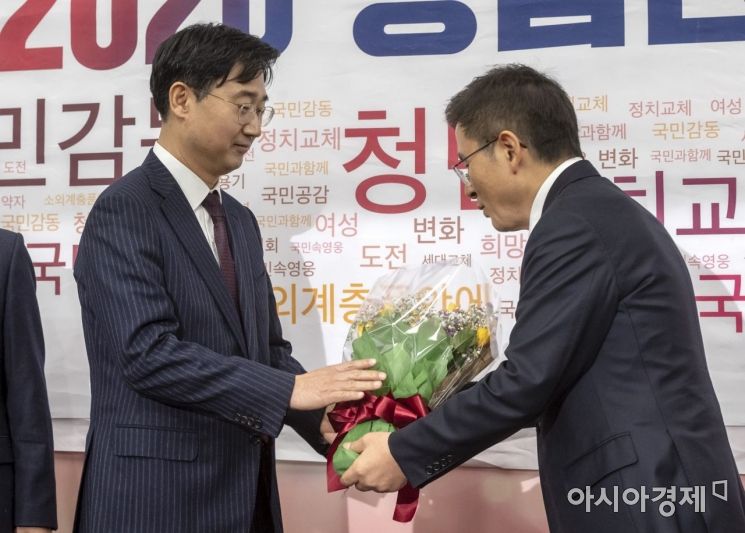 [포토] 한국당, 신범철 아산연구원 안보통일센터장 영입