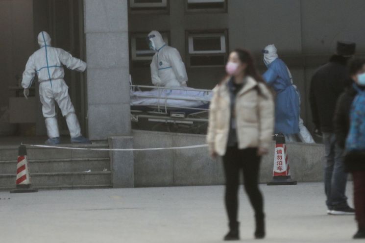 '우한폐렴' 사람 간 전염 공식화…우후죽순 확산에도 중국은 정보통제 