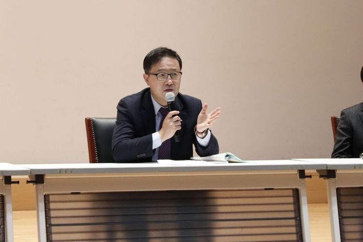 21일 기보 본점에서 열린 경영전략워크숍에서 정윤모 이사장이 당부사항을 전달하고 있다.