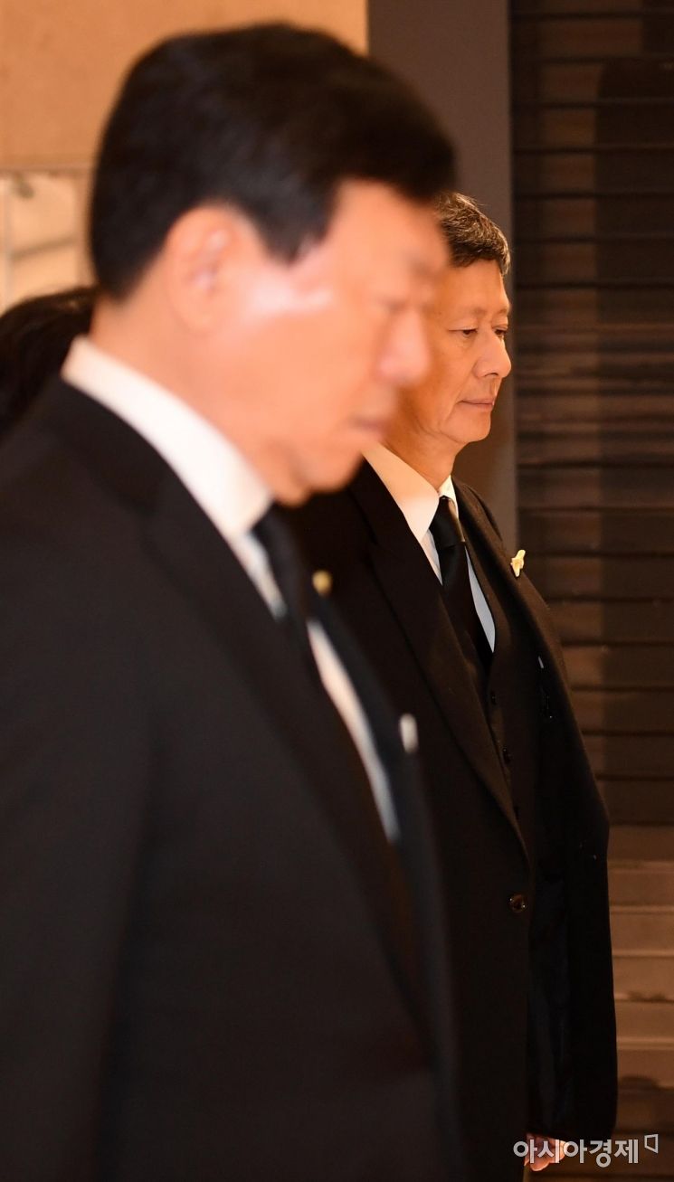 [포토] 영정 뒤따르는 형제