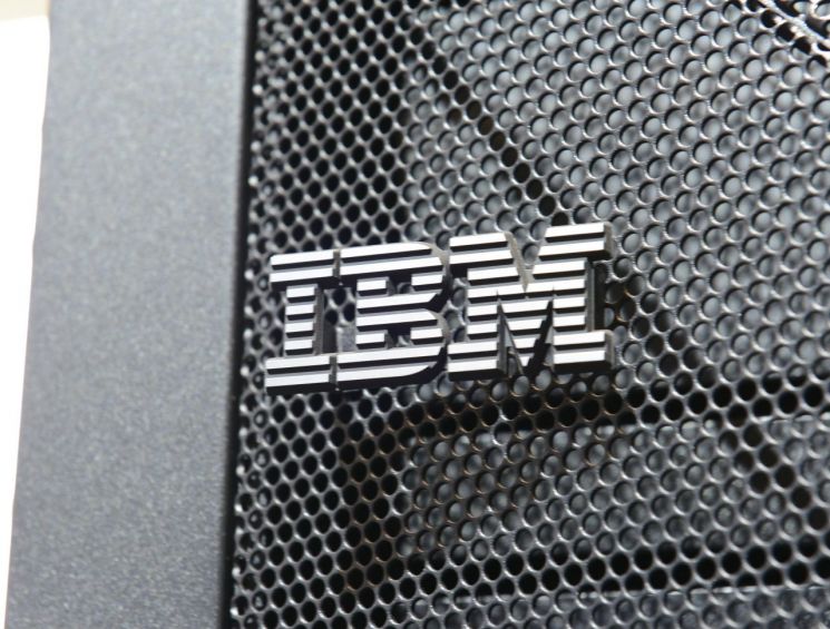 IBM, 지난해 4분기 매출액 25조원…'어닝서프라이즈' 기록