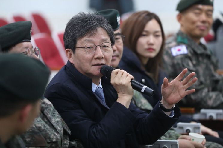 유승민 "합당만이 이기는 전략? 선거연대도 옵션에 있어"