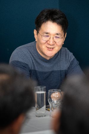 조원태 한진 회장, 우한교민 철수지원 전세기 탑승 추진