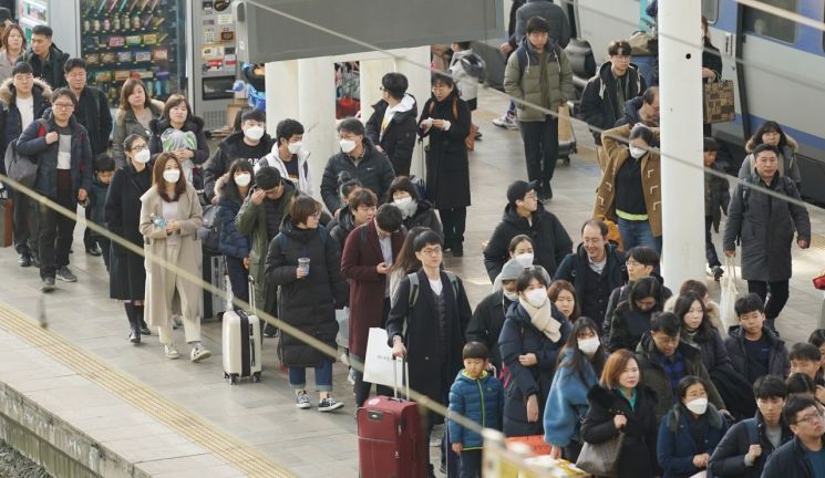 中서 입국 모든 여행객, 일대일검역 거친다(종합)