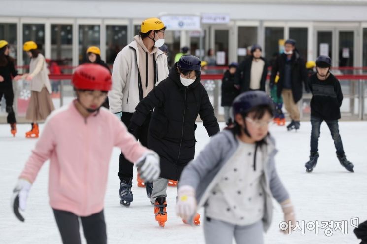 신종 코로나 확산 우려…서울광장·노들섬 스케이트장 조기 폐쇄