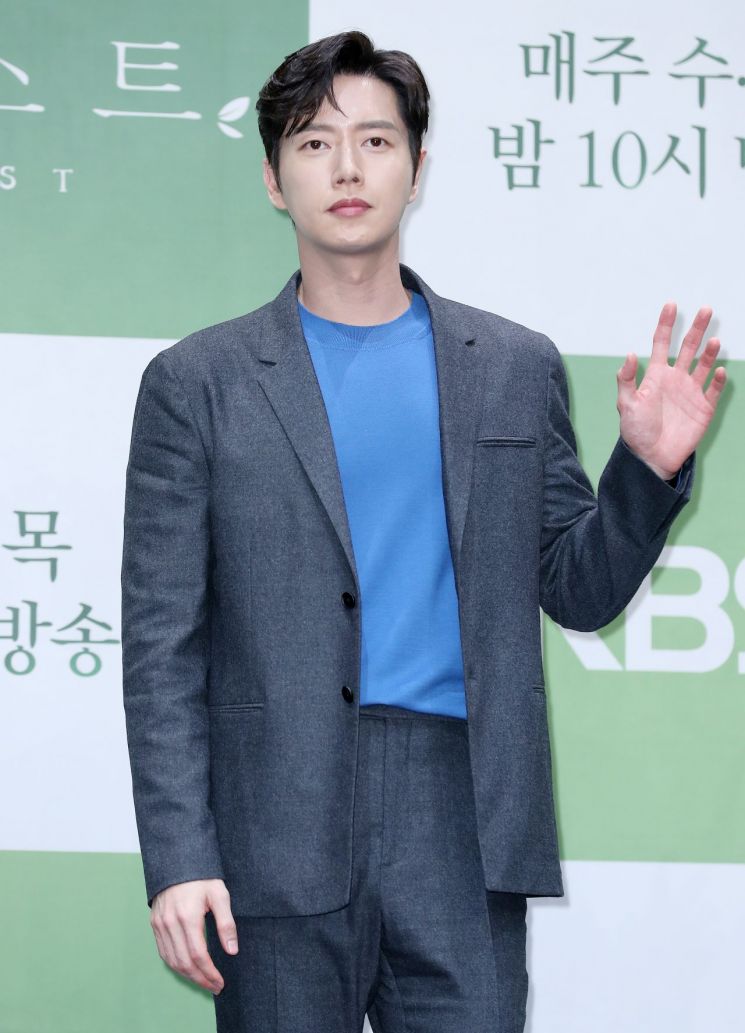 박해진, 실화인지 의심하게 만드는 피톤치드 비주얼