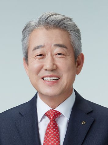 강호동 신임 농협중앙회장 "농업·농촌 위기 해결 위해선 과감한 혁신 필요"