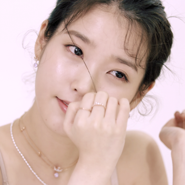 달콤한 핑크빛 감성…아이유X제이에스티나 'I PINK U'