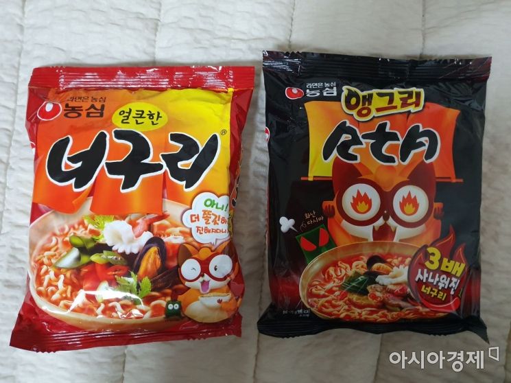 농심 얼큰한 너구리(왼쪽)와 신제품 앵그리 RtA(오른쪽)