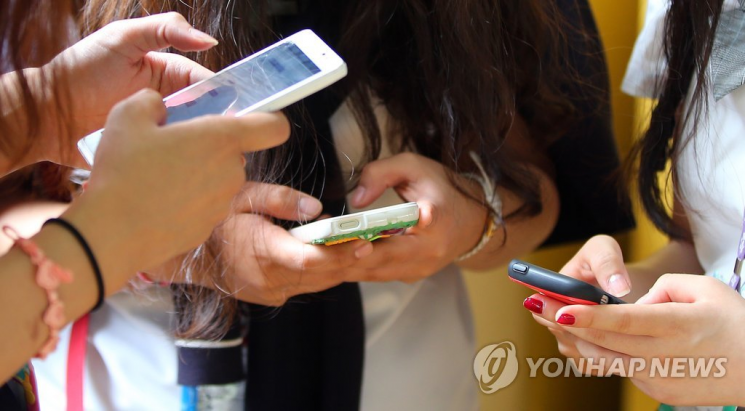 "정신적 생리요? 너무 불쾌합니다" SNS 달군 때아닌 '생리' 논란