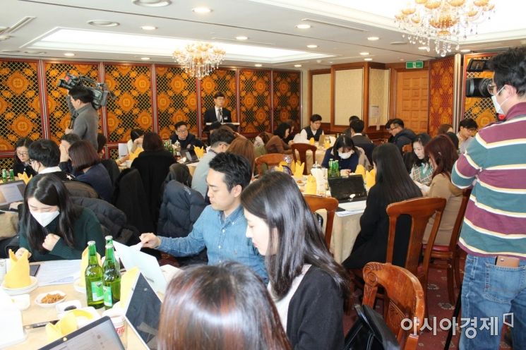 안철경 보험연구원 원장은 4일 "보험 산업이 직면하고 있는 어려움은 과거 성장을 주도한 기존 사업모형의 관행을 유지하고 있는데 있다"고 경고했다.