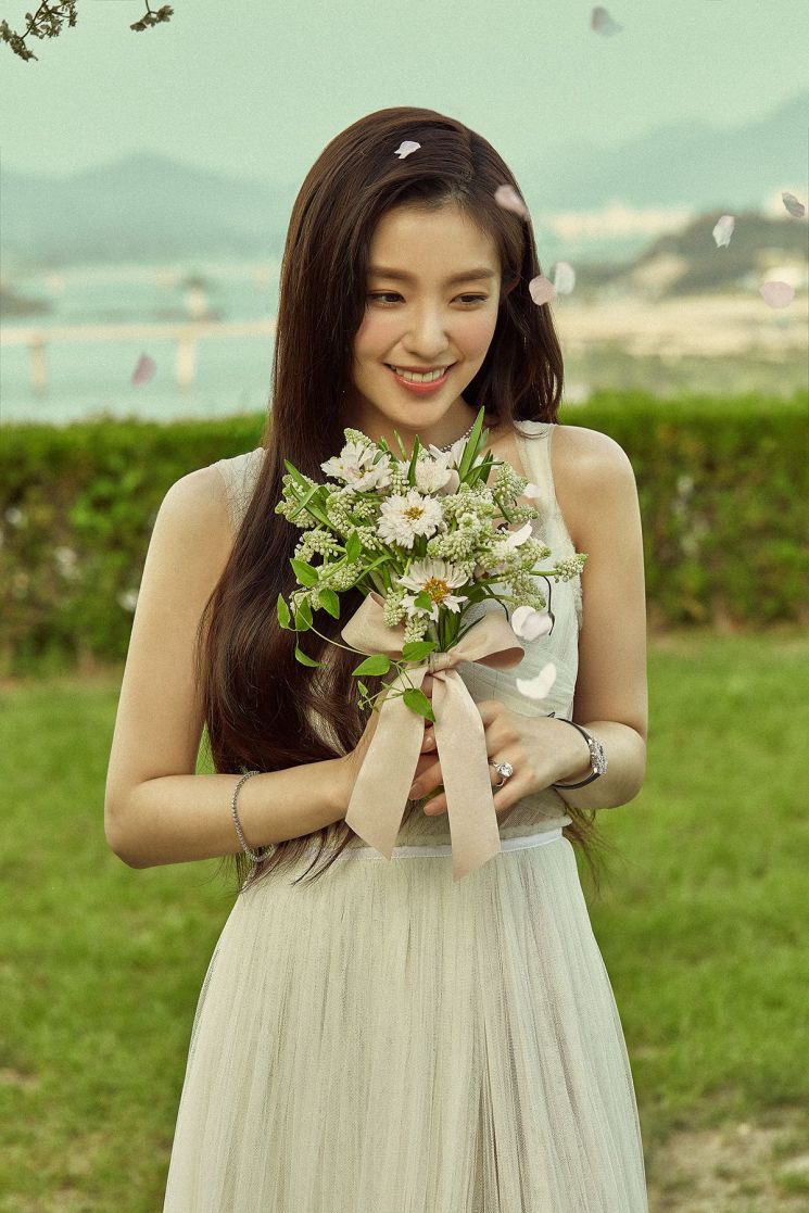 그룹 레드벨벳 아이린 화보.