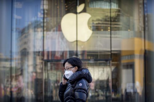 애플 中매장 폐쇄 연장…아이폰 출하량도 타격