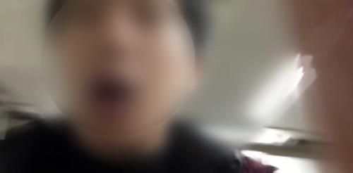 A 씨는 부산 한 지하철에서 신종 코로나 환자처럼 행세하며 영상을 촬영해 인터넷에 올린 혐의를 받는다. / 사진=JTBC 방송 캡처