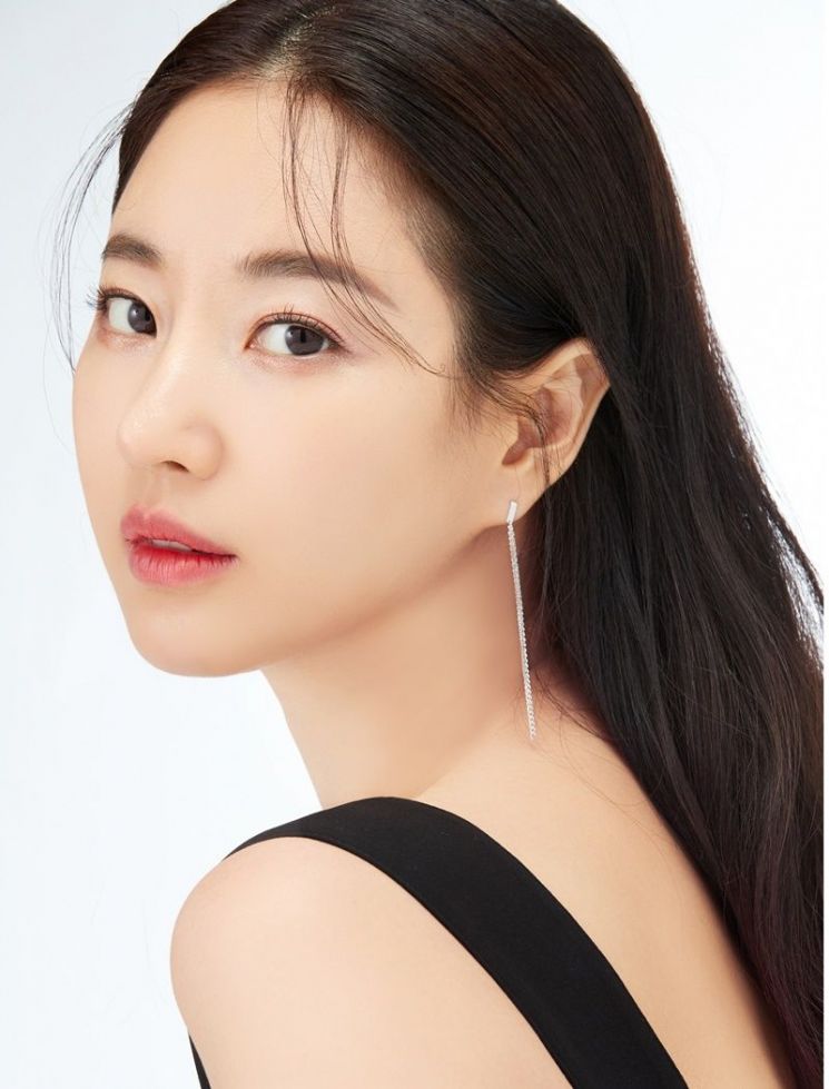 김사랑.