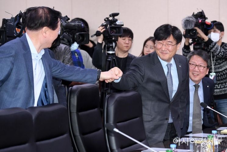 [포토] 인사하는 대한항공-진에어 대표이사