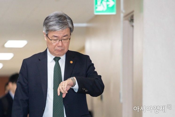 [공직자 재산]이재갑 고용부 장관 9억…임서정 차관 13억 신고