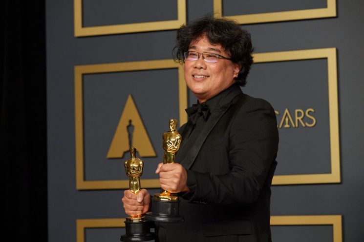 할리우드 보수의 벽 허문 '기생충'