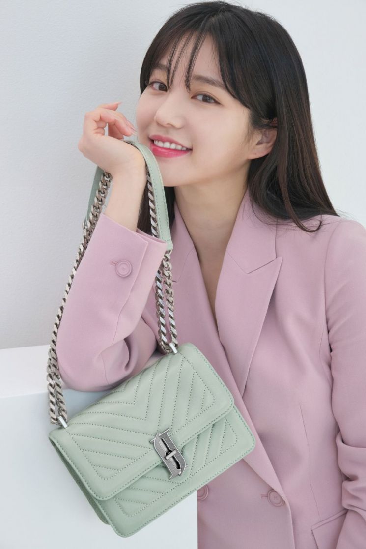 '상큼발랄' 이유비, "이미 봄"