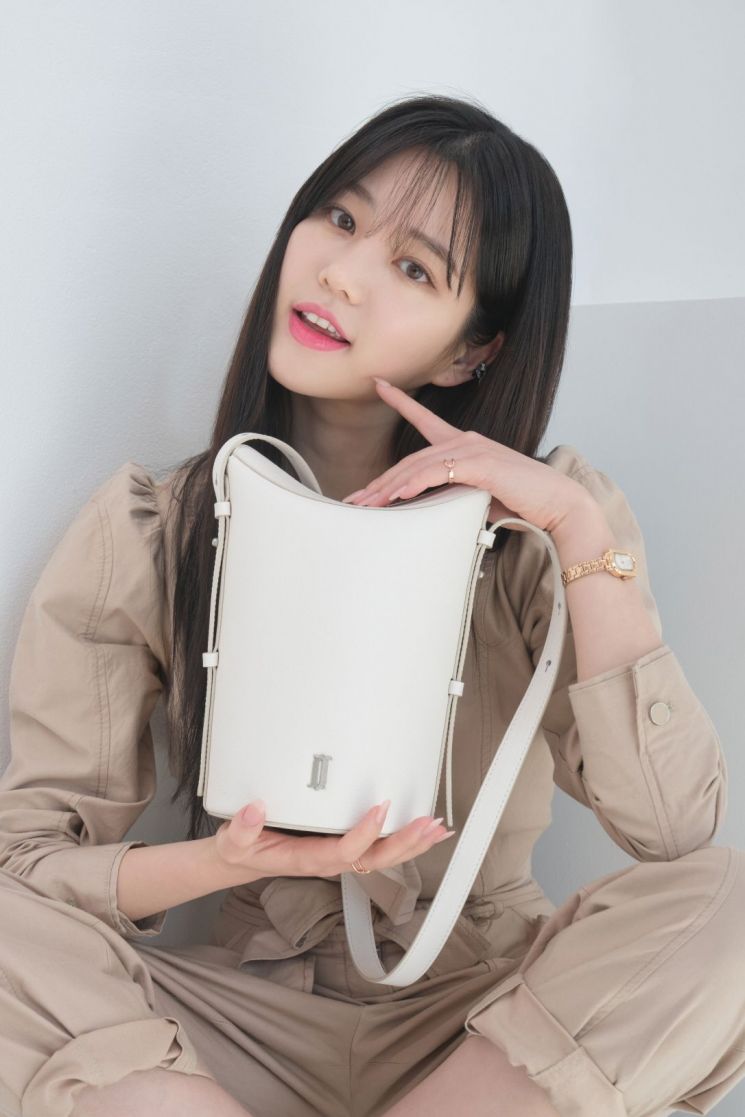 사진=제이에스티나 핸드백