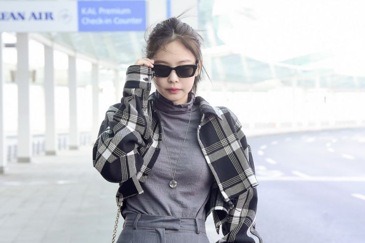 '블랙핑크' 제니 공항패션