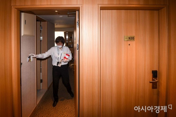 [포토]호텔 객실 방역 및 점검
