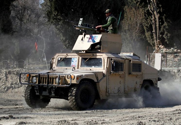 美아프가니스탄과 임시휴전…"평화회담 후 美軍 단계적 철군"