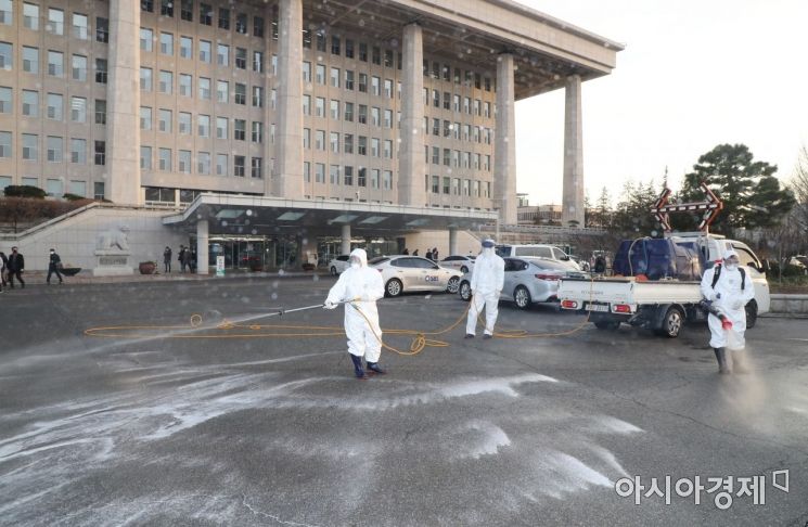 [포토] 국회 전면 폐쇄