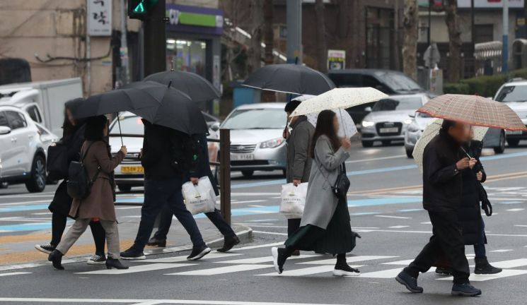 [오늘날씨] 25일 전국 '비'…미세먼지는 '좋음'