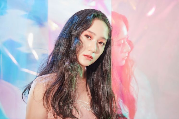 클리오, 대체불가 비주얼의 크리스탈 20SS 화보 공개