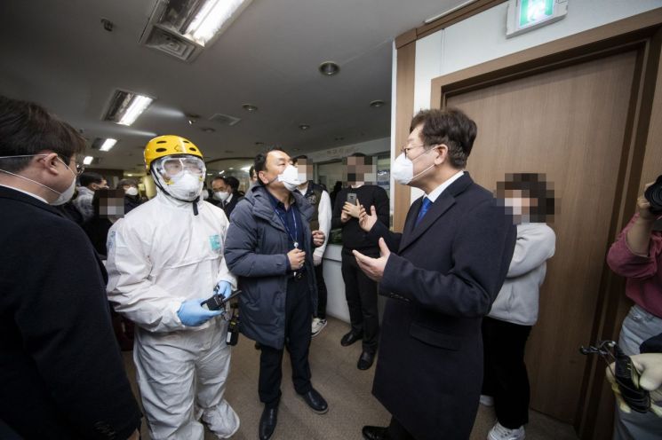 경기도, 신천지 道 연고 신도 3만3582명 '긴급 전수조사'