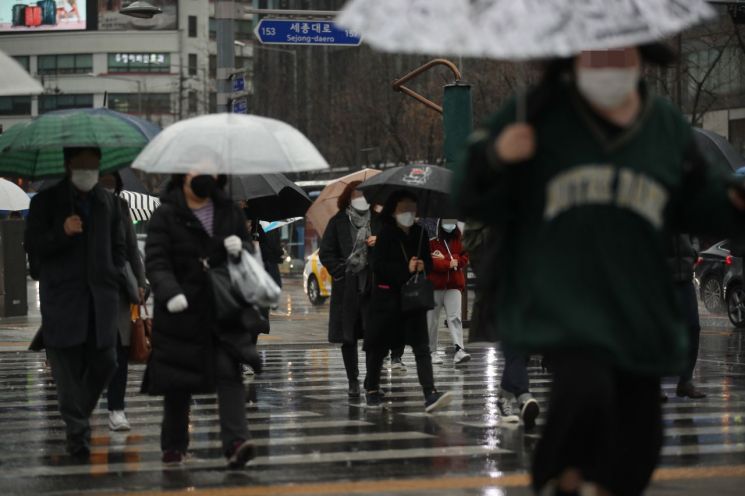 [오늘날씨] 전국 흐리고 비…미세먼지는 '좋음'